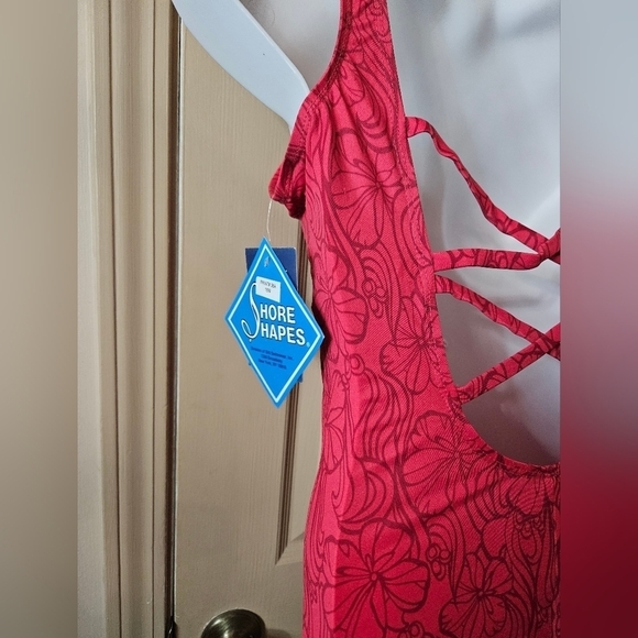 #318 Shore Shapes - Coral Swimsuit w floral design Size: 18W - Picture 3 of 9